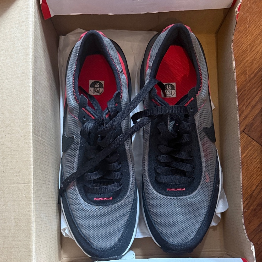 Nike waffle one (GS) 5Y - Picture 2 of 5